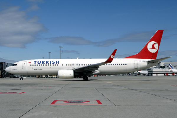 TURKISH AIRLINES BOEING 737 800 GVA RF IMG_2798.jpg