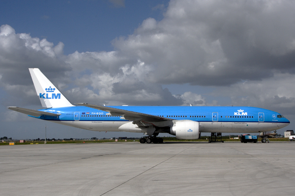 KLM BOEING 777 200 AMS RF IMG_2547.jpg