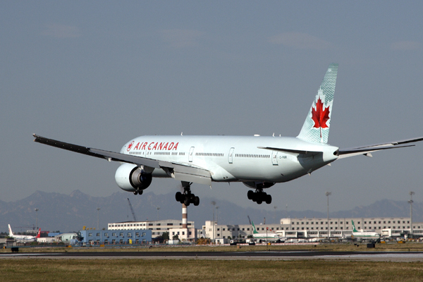 AIR CANADA BOEING 777 300 BJS RF IMG_4067.jpg