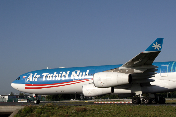 AIR TAHITI NUI AIRBUS A340 300 CDG RF IMG_2456.jpg