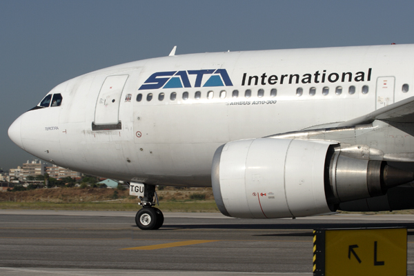 SATA INTERNATIONAL AIRBUS A310 300 LIS RF IMG_6092.jpg