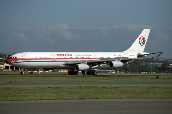 CHINA EASTERN AIRBUS A340 300 SYD RF 1234 14.jpg