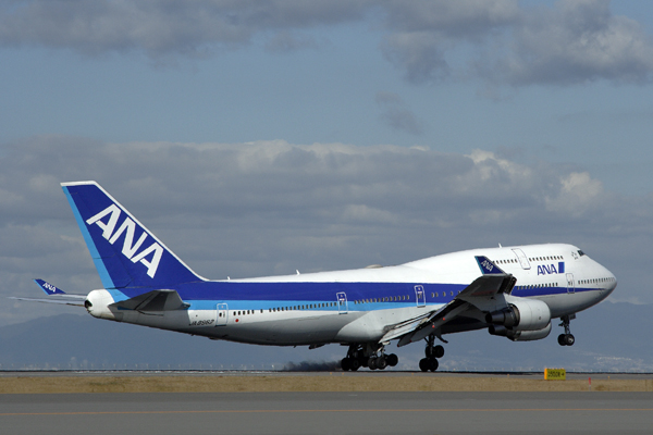 ANA BOEING 747 400 KIX RF IMG_4732.jpg