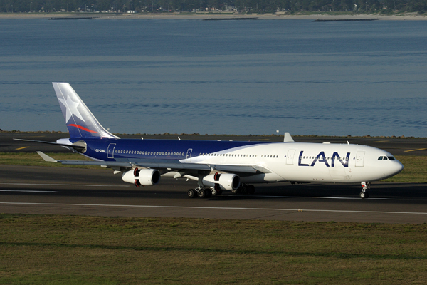 LAN AIRBUS A340 300 SYD RF IMG_4868.jpg