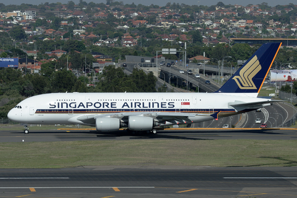 SINGAPORE AIRLINES AIRBUS A380 SYD RF IMG_5077.jpg