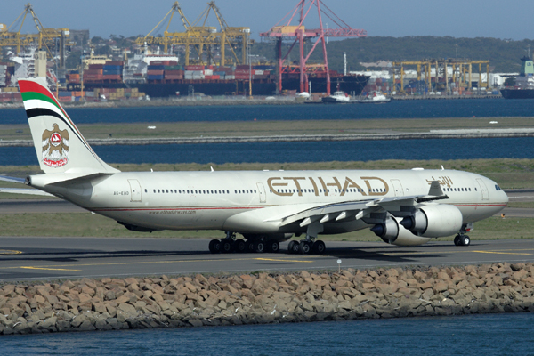 ETIHAD AIRBUS A340 500 SYD RF IMG_4676.jpg