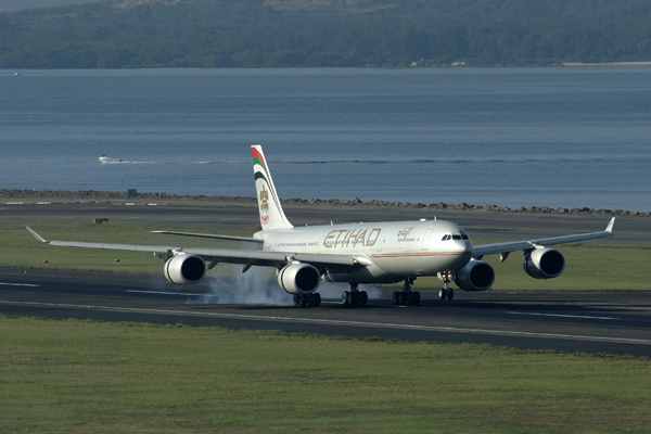 ETIHAD AIRBUS A340 500 SYD RF IMG_4939.jpg