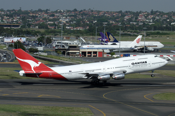 QANTAS BOEING 747 300 SYD RF IMG_5059.jpg