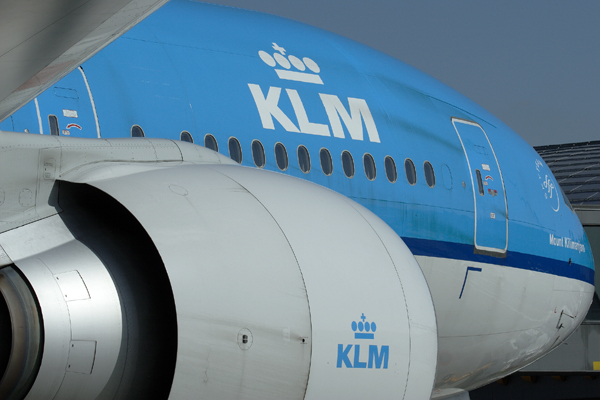 KLM BOEING 777 200 KIX RF IMG_5205.jpg