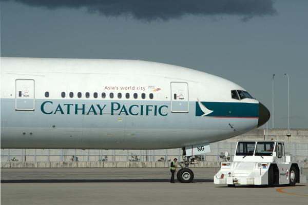 CATHAY PACIFIC BOEING 777 300 KIX RF IMG_4606.jpg