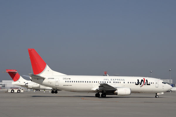 JAL EXPRESS BOEING 737 400 NGO RF IMG_4961.jpg