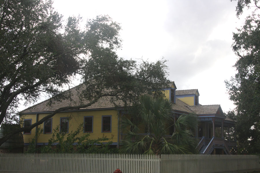 Laura - Downriver side of house with cistern