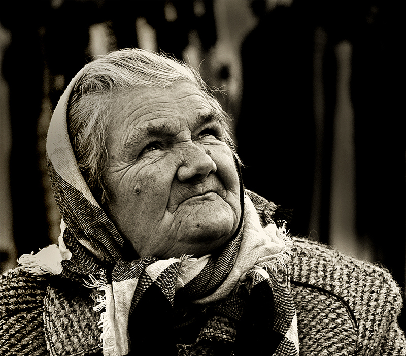 <b>2nd place - The lady from the flee market