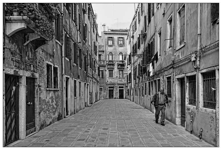Downtown<br><B>3rd Place</b><br>by Franky2005