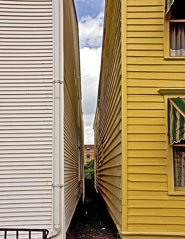alternate narrow place
