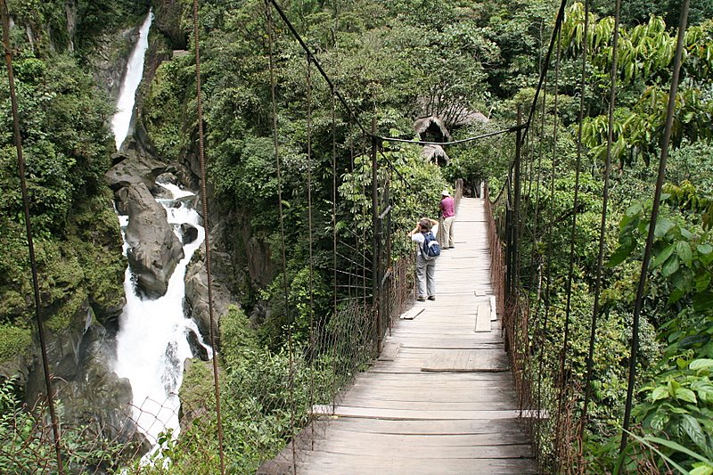 Pailon del Diablo waterfall