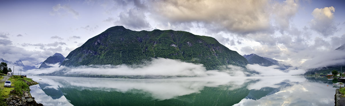  Fjaerlandfjord Pano