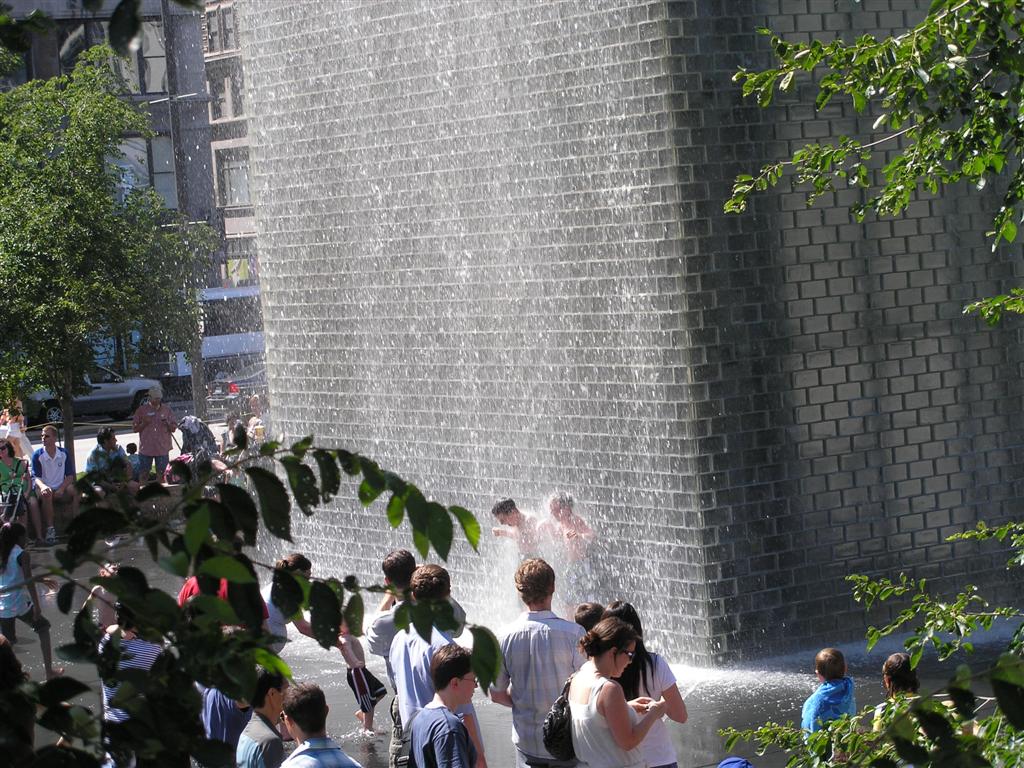 fountain in Millinium park