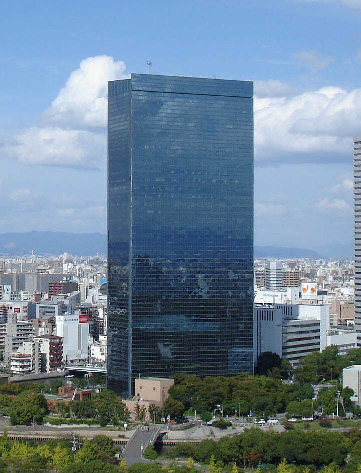 I like the way it seems youre looking through this building!