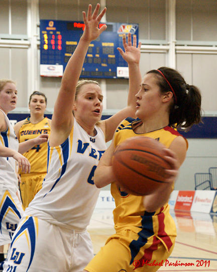 Queens vs Laurentian 08549 copy.jpg