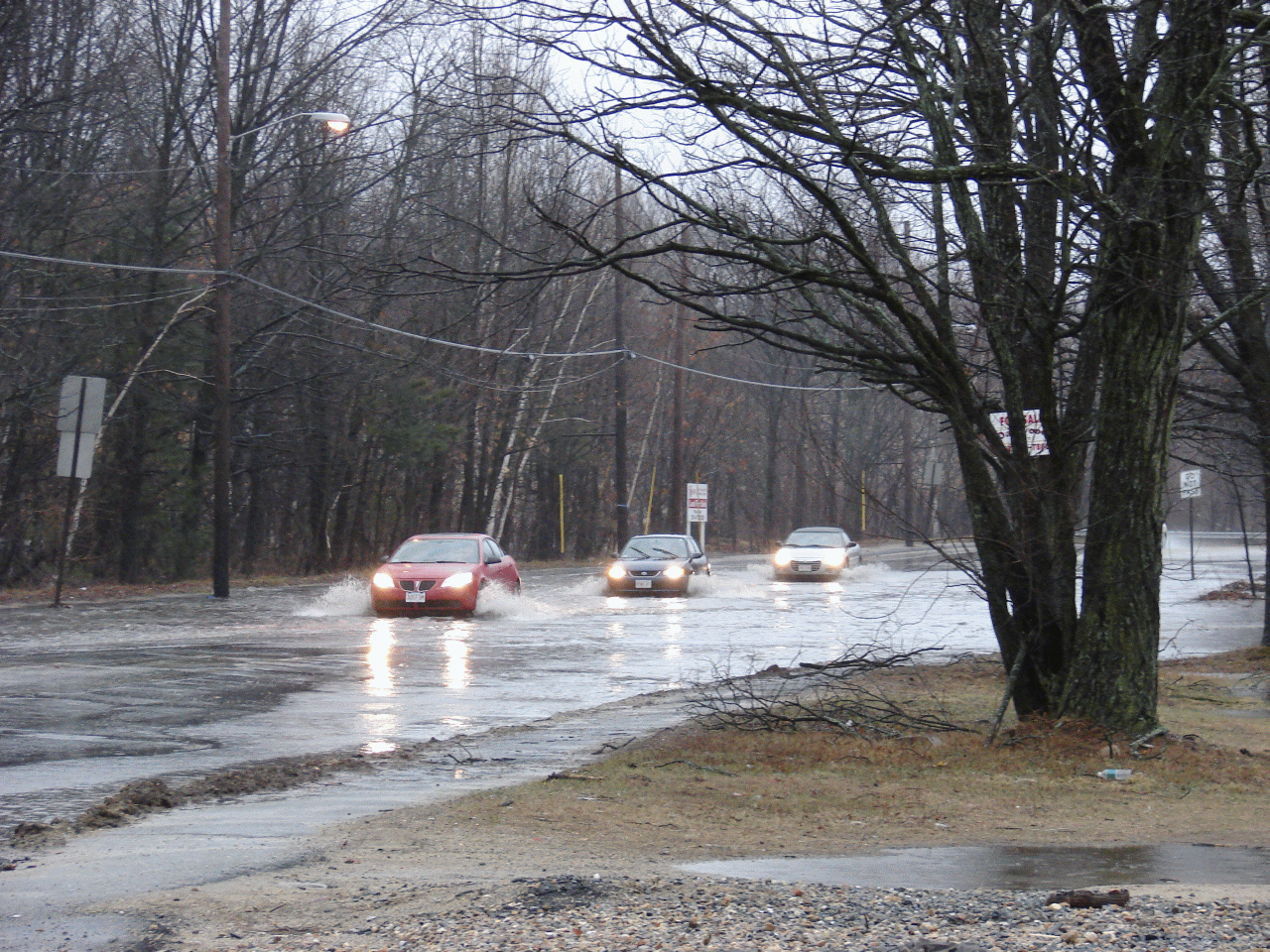 04/16/07- River overflow thru Parking Lot, Fitchburg, MA