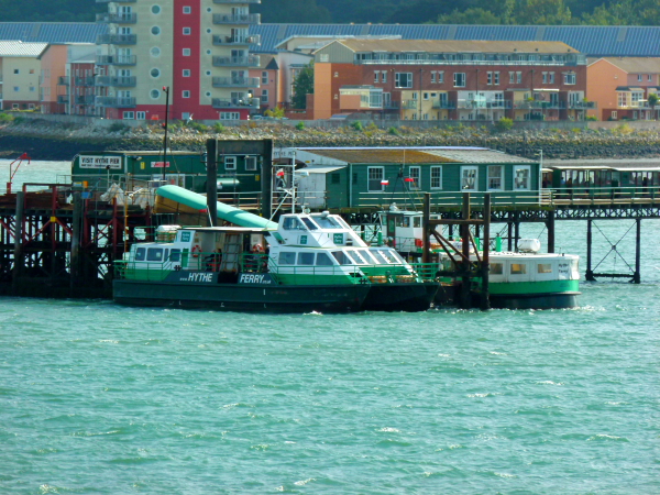 GREAT EXPECTATIONS C.D. & HOTSPUR IV -  @ Southampton, Hythe Pier