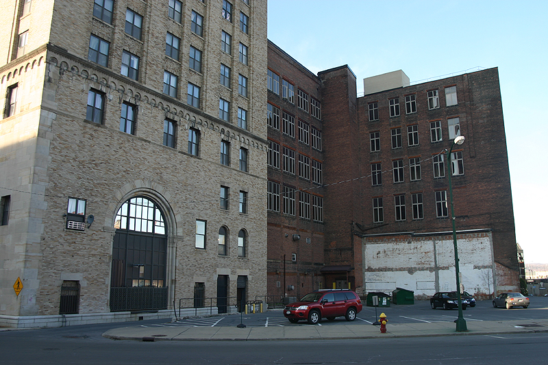 utica2009_002.jpg