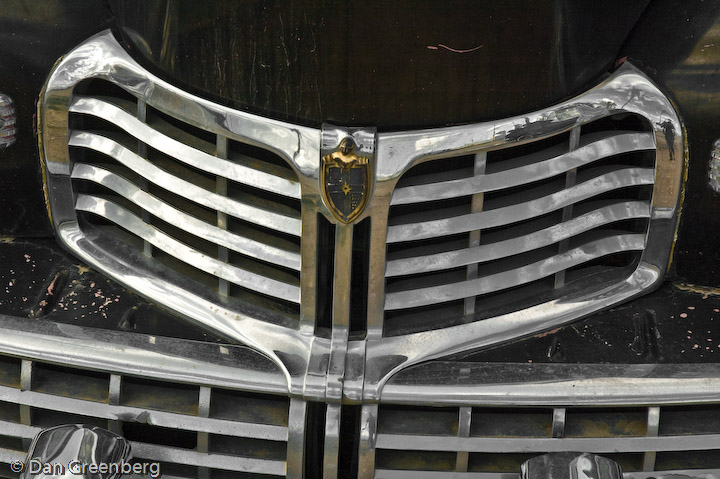 46-48 Lincoln Grille Detail
