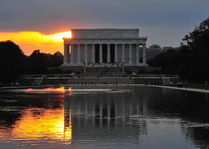 Lincoln Memorial & Reflecting Pool