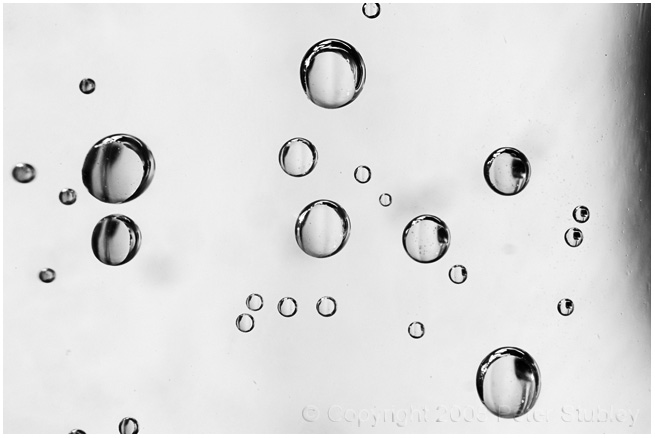 More inverse droplets (light background).