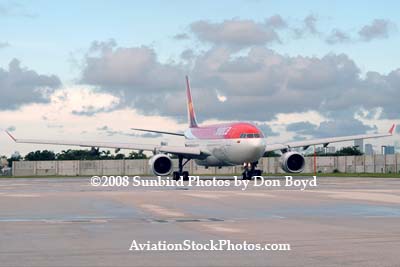 2008 - Avianca's new A330-243 N948AC airline aircraft aviation stock photo #1014