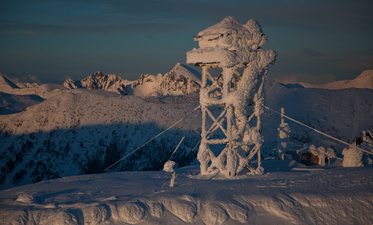 Slate Peak Lookout <br> (SLate031911-02.jpg)*