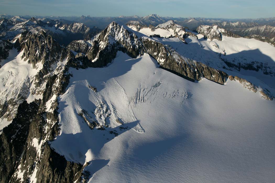 October Avalanche:  Eldorado Pk, Eldorado Glacier <br> (Eldorado102307-03.jpg)