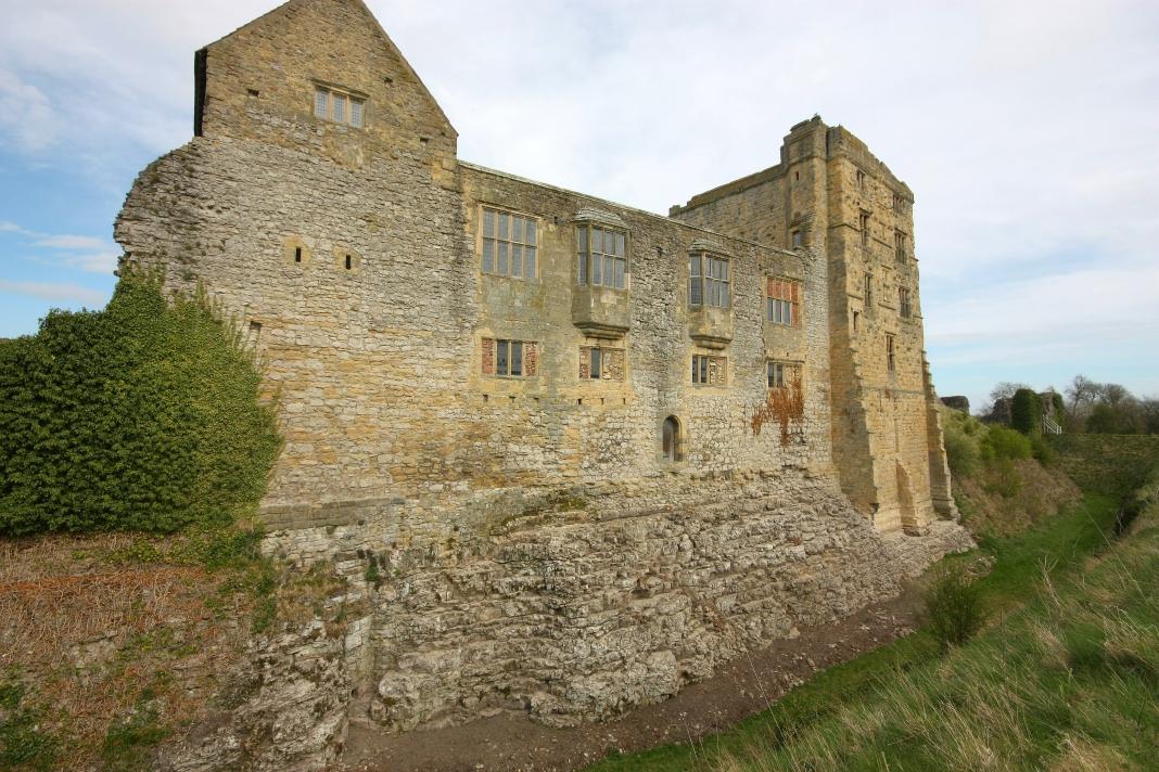 Helmsley Castle IMG_2481.JPG