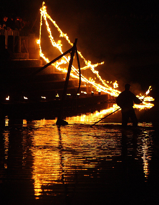 Derwent Fireshow