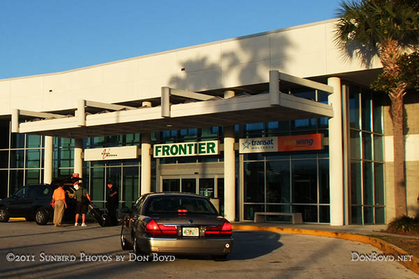 2011 - passenger drop off area at St. Petersurg-Clearwater International Airport stock photo #5608