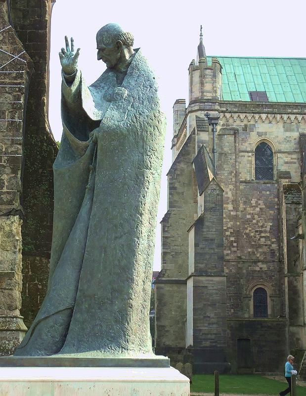 ST  RICHARD  STATUE .