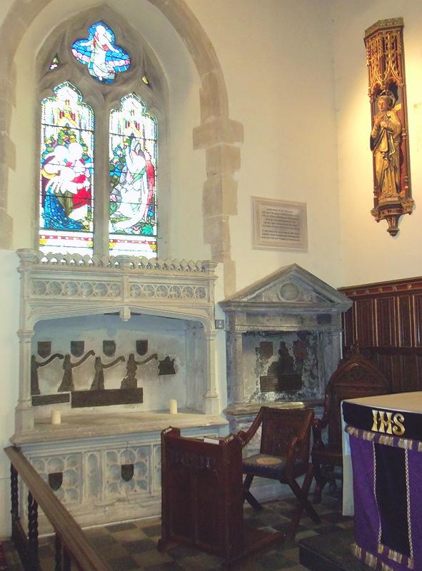 FAMILY WALL TOMBS
