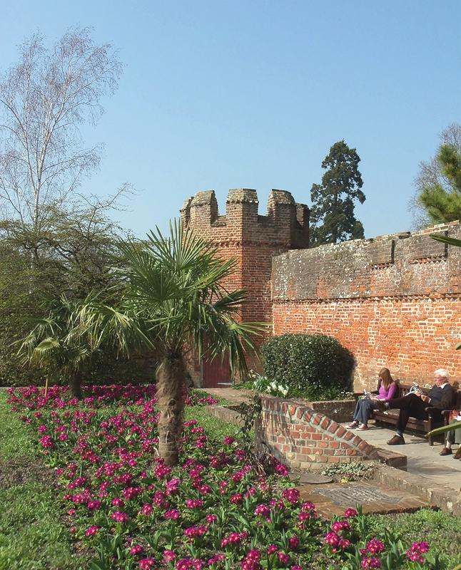 BISHOPS PALACE GARDENS