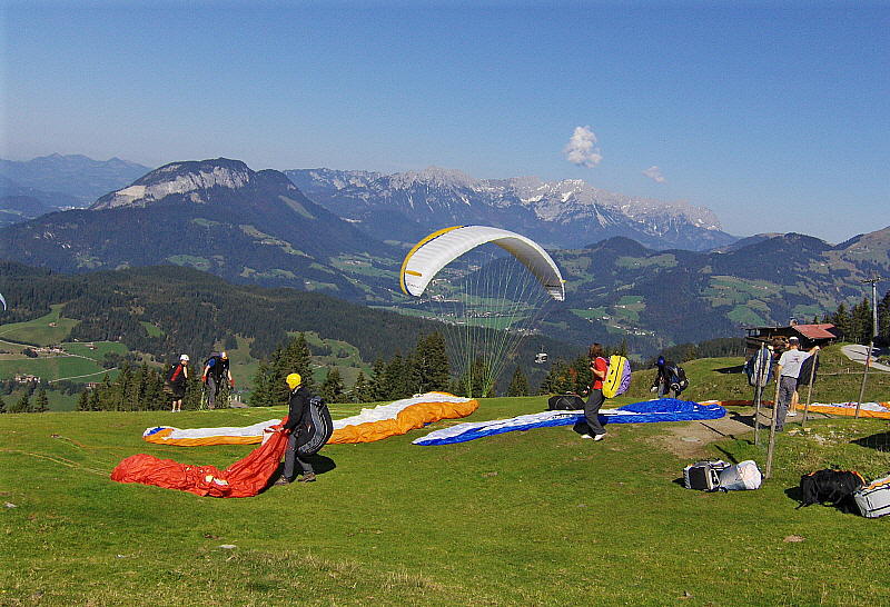 PARAGLIDERS ON THE MARKBACHJOCH . 1