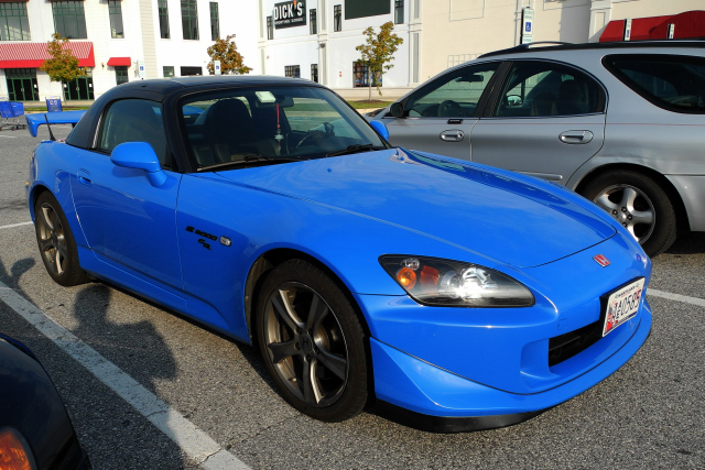 Honda S2000 with detachable hardtop (4208)