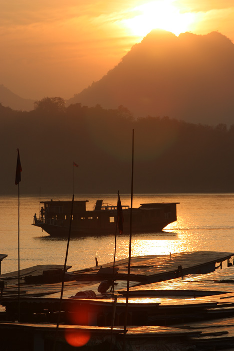 Sunset over Mekong river.jpg