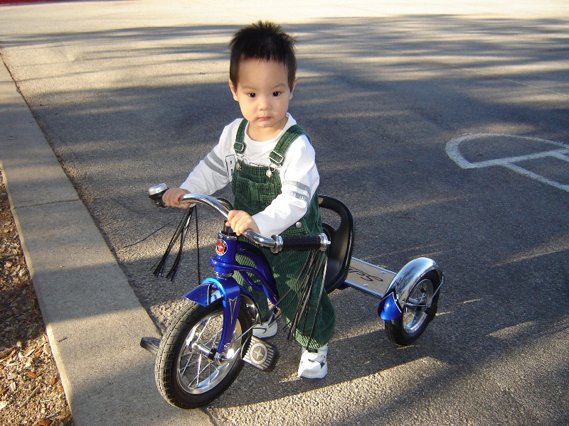 小朋友的聖誕禮物--腳踏車