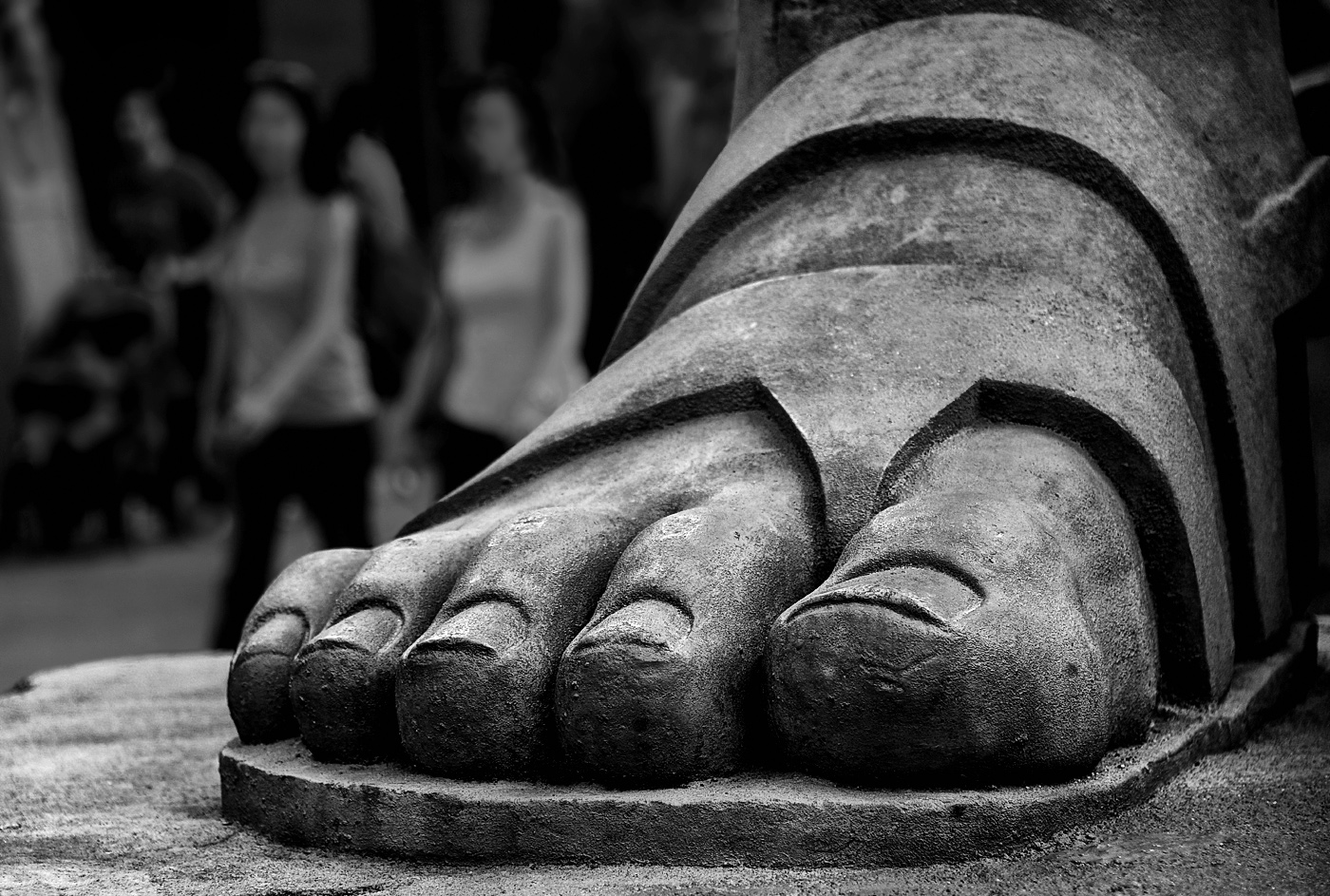 Colossal Statue  Guarding The Pharaohs Tombs