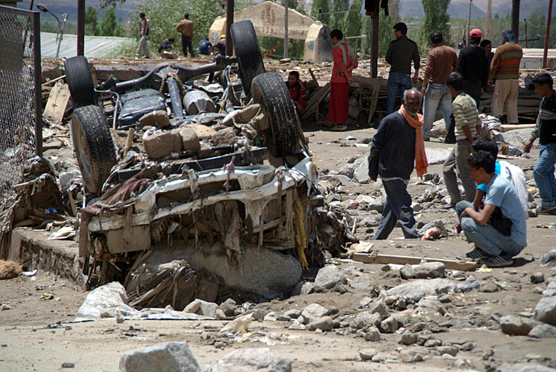 Overturned Vehicle Leh 02