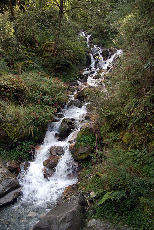 Waterfall en route to Ghorepani