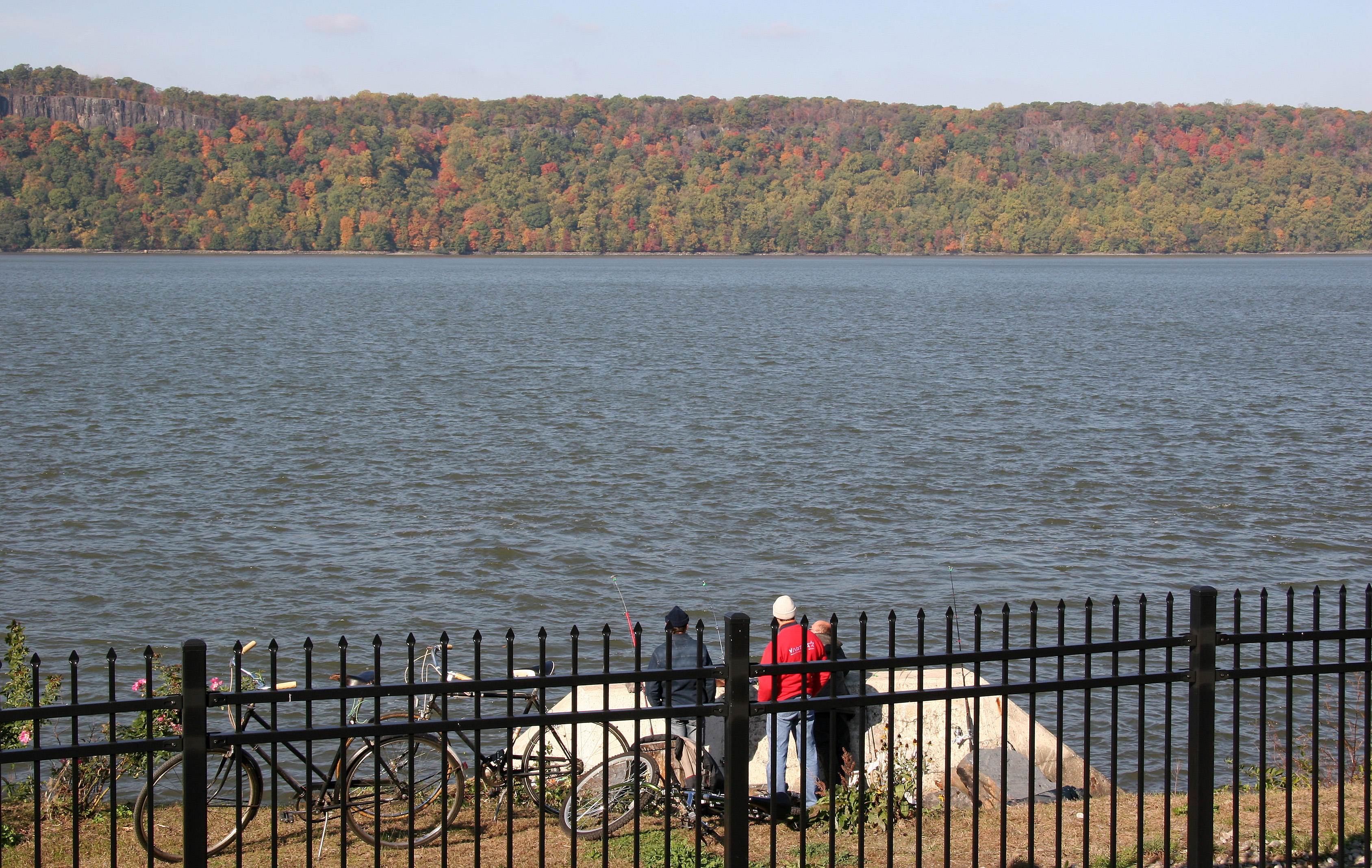 Fishing - NJ Palisades & Hudson River from Riverdale, NY Train Station