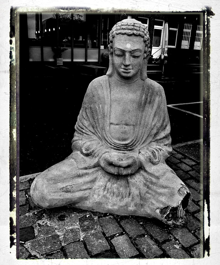 wounded knee buddha