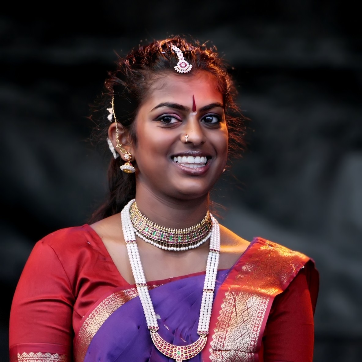 Young indian temple dancer from Tamil Mantram e.V., Frankfurt
