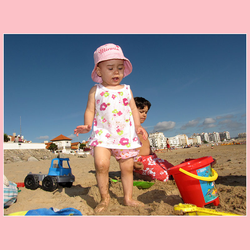 06.06.2010 ... First 2010  family day at the beach ...